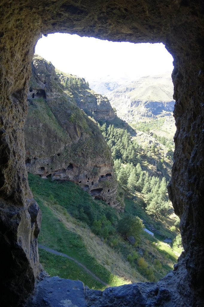 Blick vom Höhlenkloster