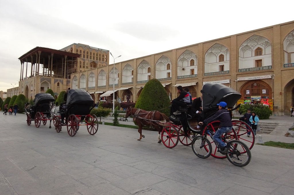 Pferdekutschen auf dem Imam-Platz