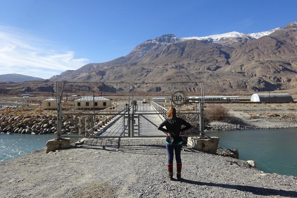 Vor der Grenzbrücke zu Afgahnistan