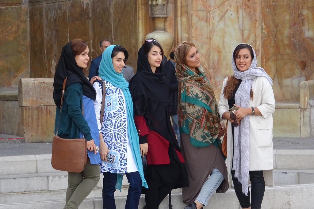 Iranerinnen kennenlernen
