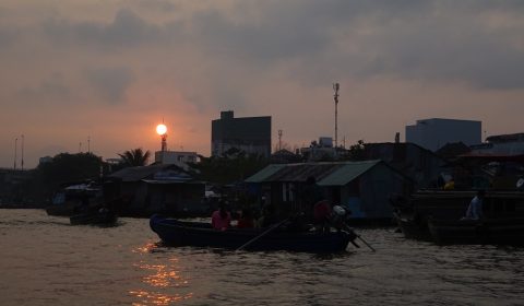 Sonnenaufgang über dem Mekong