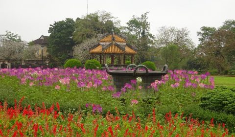 Park innerhalb der Verbotenen Stadt in Hue