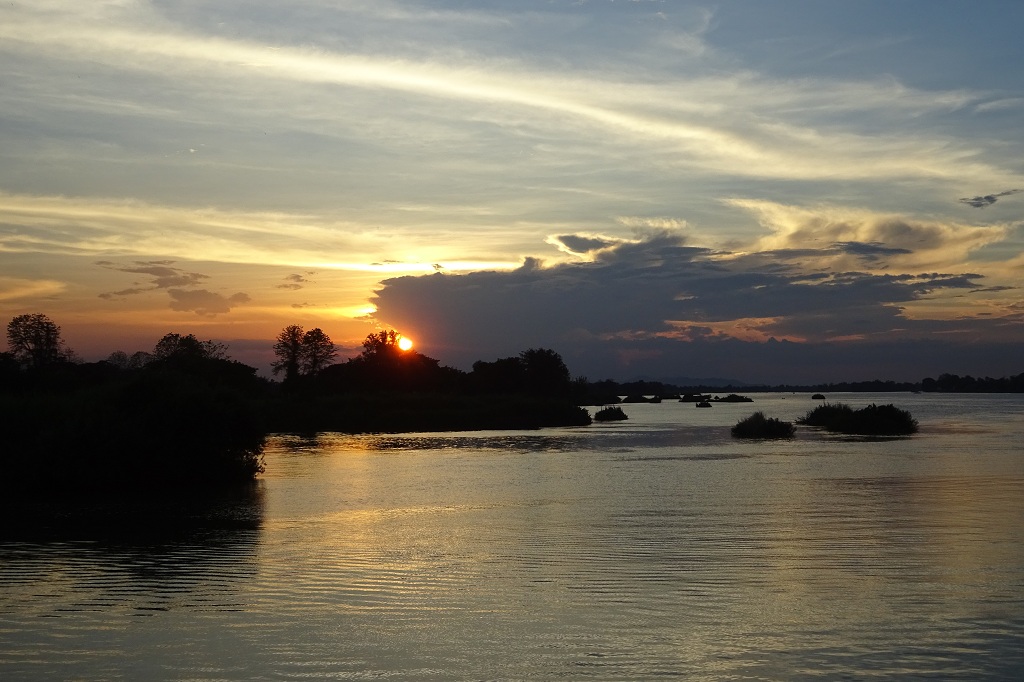 Sonnenuntergang über den Mekong in Don Det