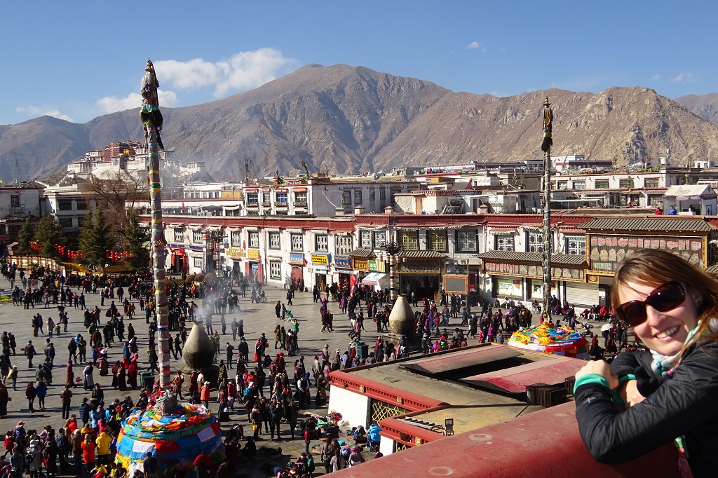 Blick auf die Pilgerstraße Barkhor in Lhasa