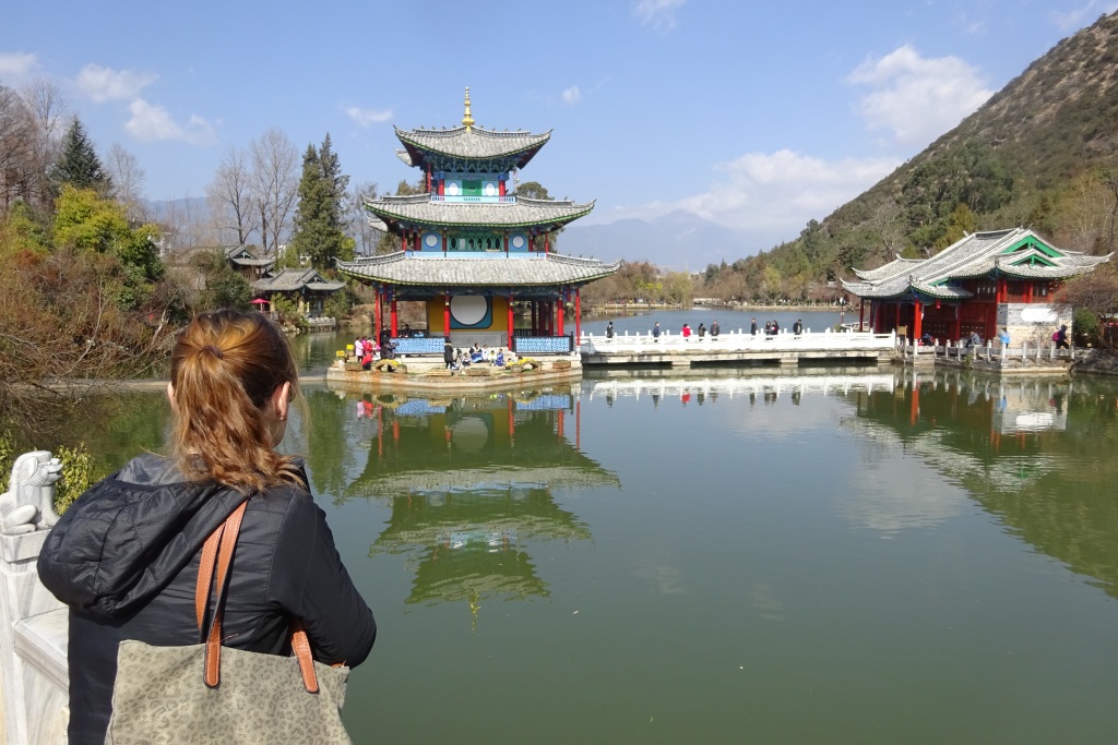 Tabea am Black Dragon Pool in Lijiang