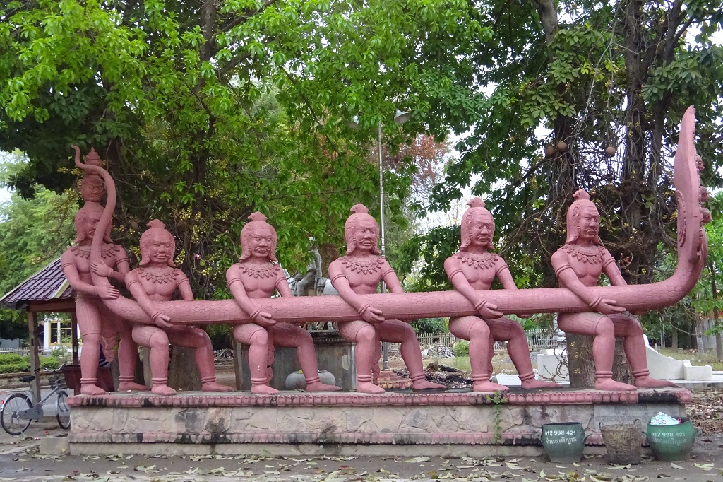Statue von Ta Dambang mit dem schwarzen Stab